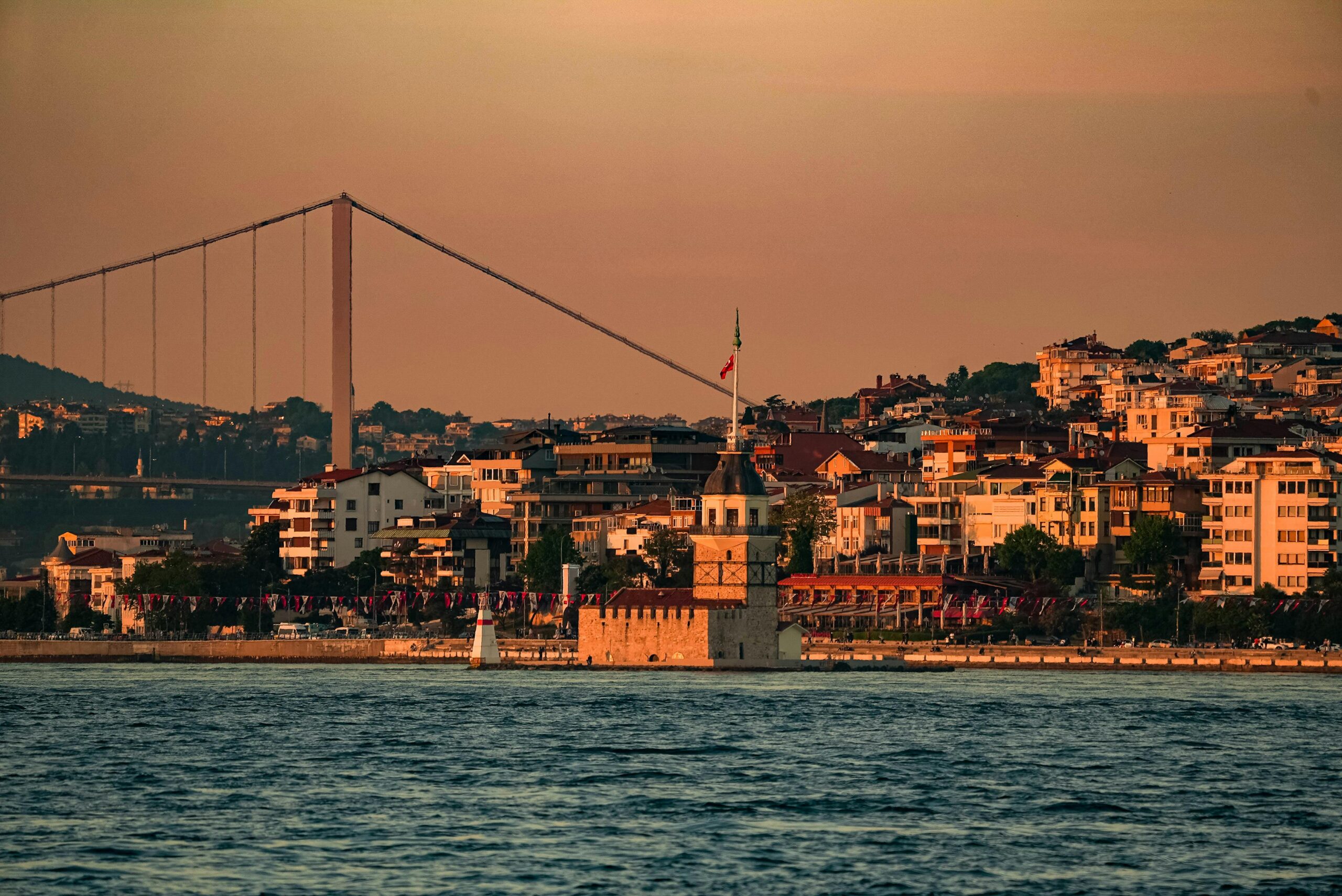 Home Breathtaking sunset over Istanbul