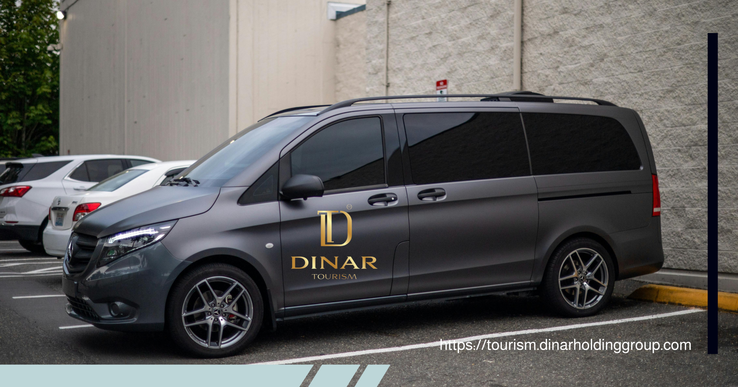 أسود حديث سيارة إعلان فيسبوك