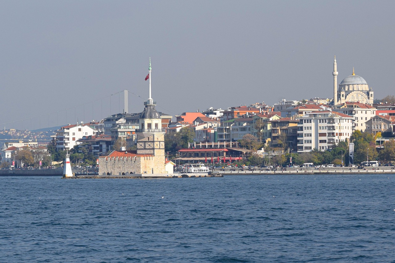 buildings, mosque, river, kadikoy, istanbul, city, islam, maiden tower, bosphorus, leandertoren