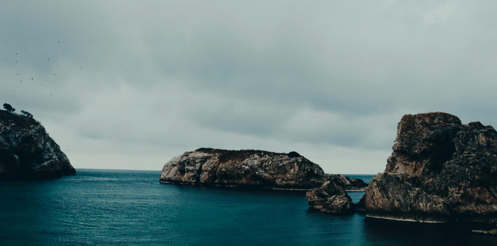 Scenic coastal landscape in Şile, İstanbul with dramatic cliffs and ocean waves.